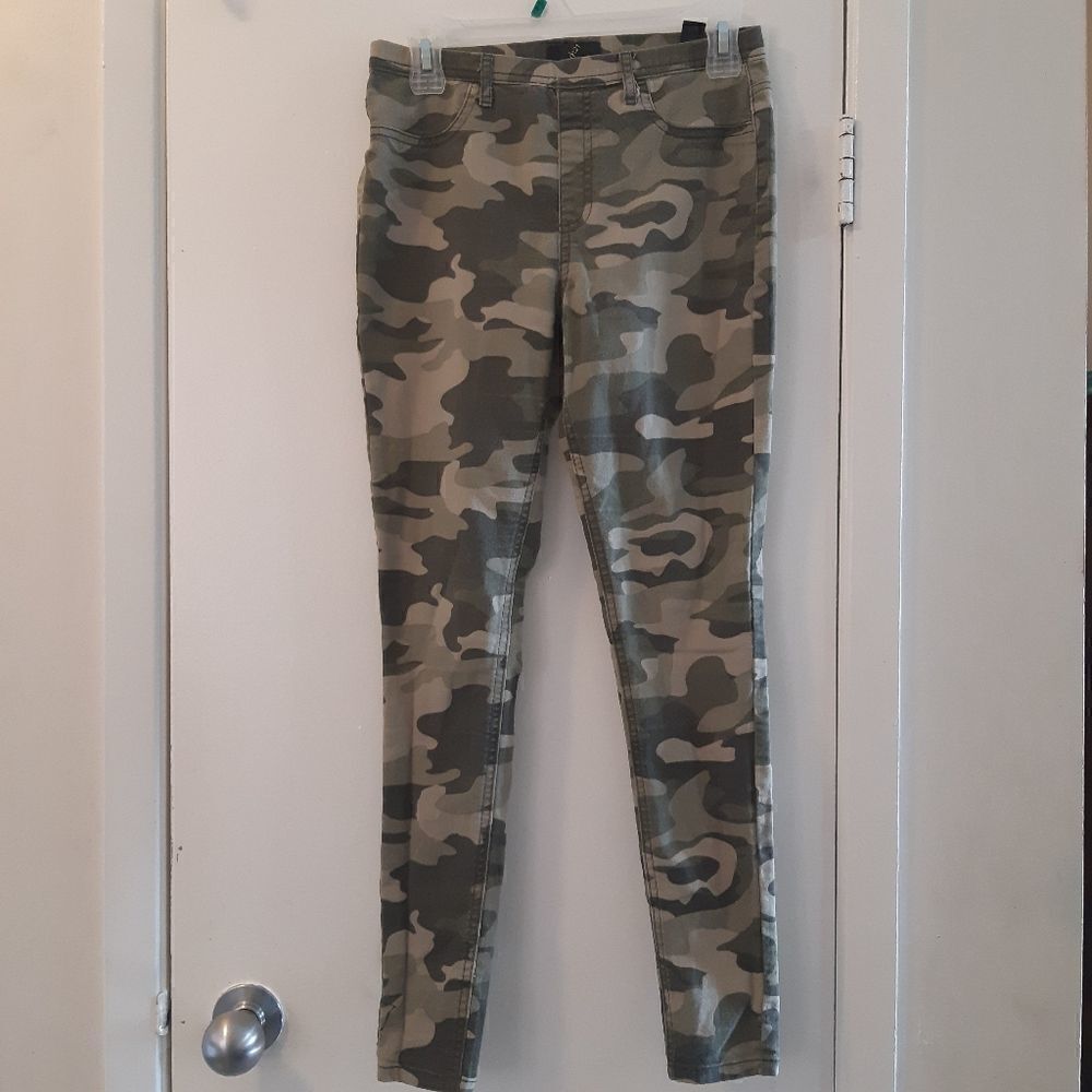 G 21 Camouflage Mid Rise Skinny Pants size M